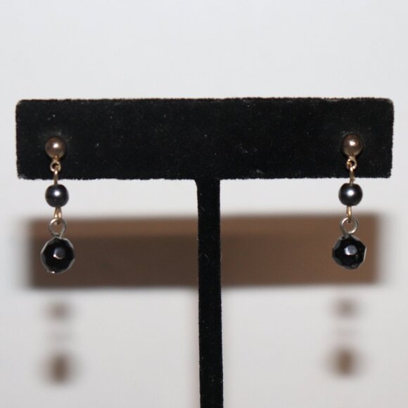 🖤 Gold, Gray Pearl & Black Dangle Earrings · 1" ✨ - Picture 1 of 4